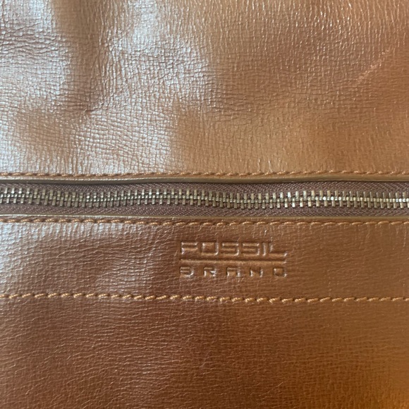 Fossil brand messenger bag. - Picture 6 of 13